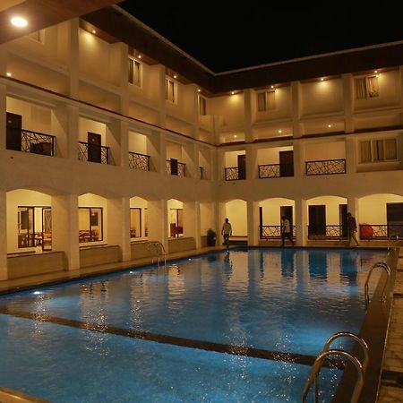 The Riviera Hotel Theni Kültér fotó
