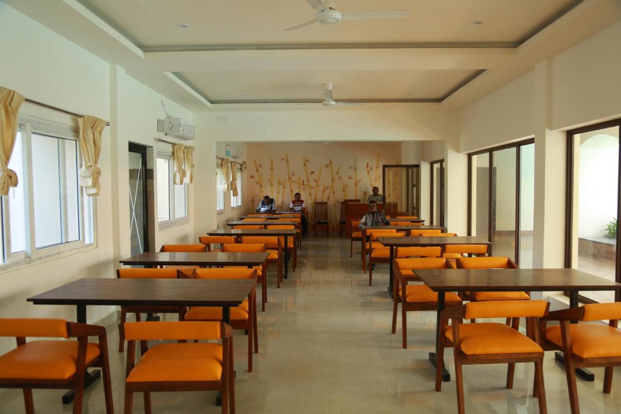 The Riviera Hotel Theni Kültér fotó